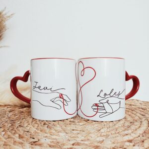 Pack de dos tazas personalizadas con asa de corazón e interior rojo