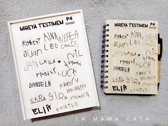 Libreta con caja de madera