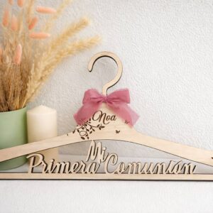 Percha de madera para Primera Comunión
